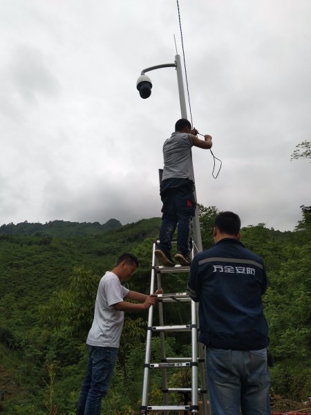 弱電工程，智能化核心，賦能商場、辦公、家居，打造安全高效智慧生活。